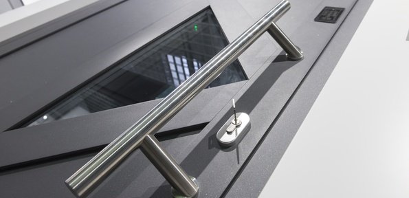 Aluminiowe panele drzwiowe