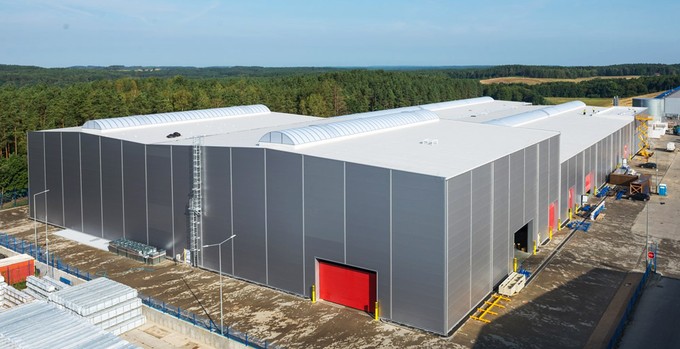 Construction of the new production hall covering 14 thousand m²