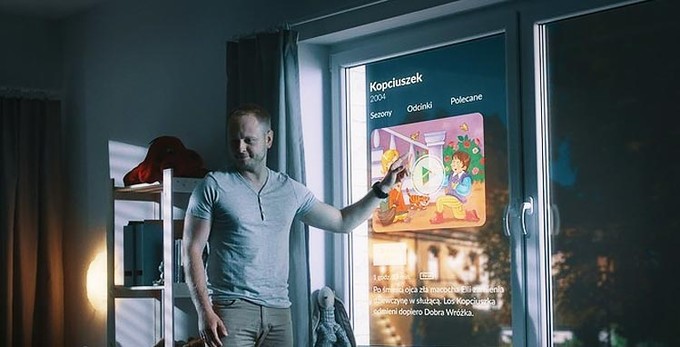 Zpracování novátorského, interaktivního okna SmartWindow.