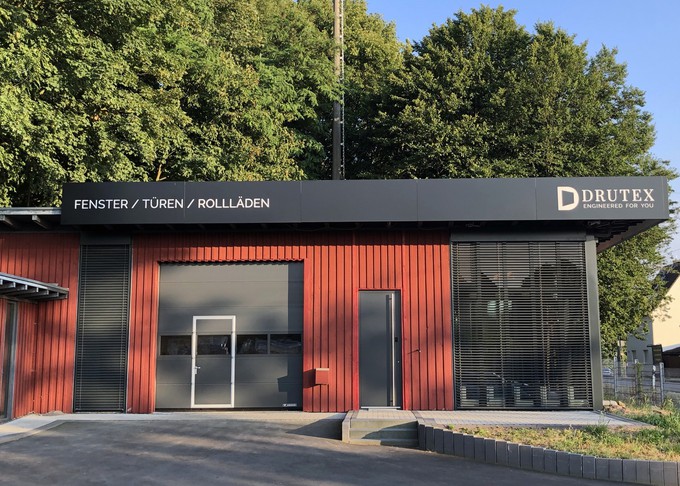 Kolejny punkt sprzedaży firmy DRUTEX w niemieckim Solingen.